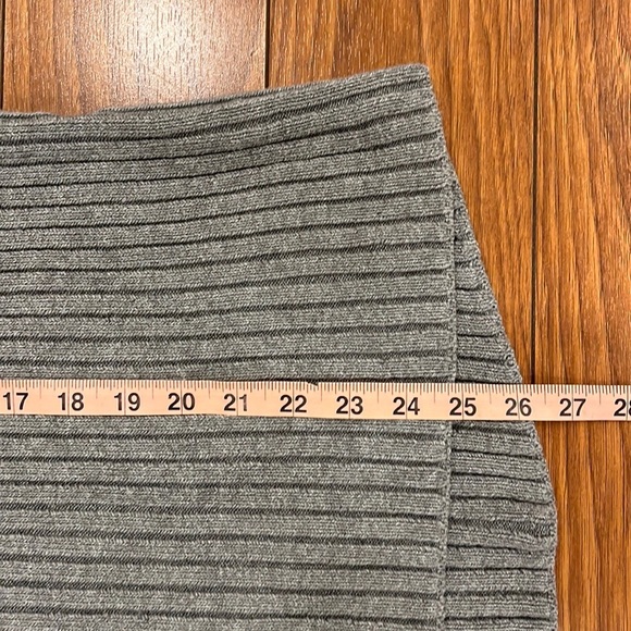 LUNYA Cozy Pima Alpaca Cotton Grey Pullover Sweater - Picture 9 of 13